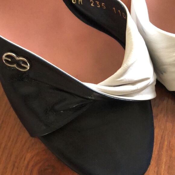 Escada, black and white leather Slip on heels size 8.5. - Picture 3 of 10